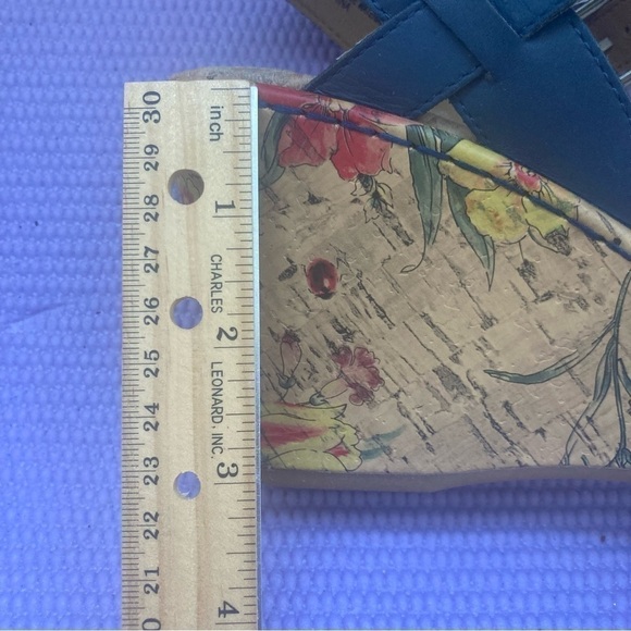 BORN CONCEPT BOC BLUE LEATHER FLORAL WEDGE BRAID STRAP 11m Z16834 SANDAL… - Picture 6 of 9